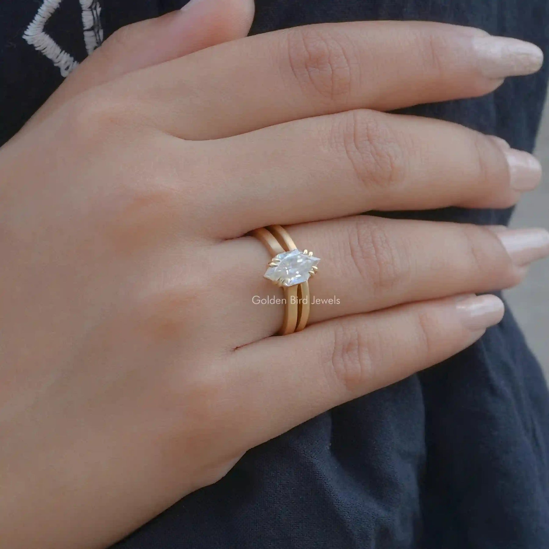 Moissanite bridal ring set in Dutch marquise diamond