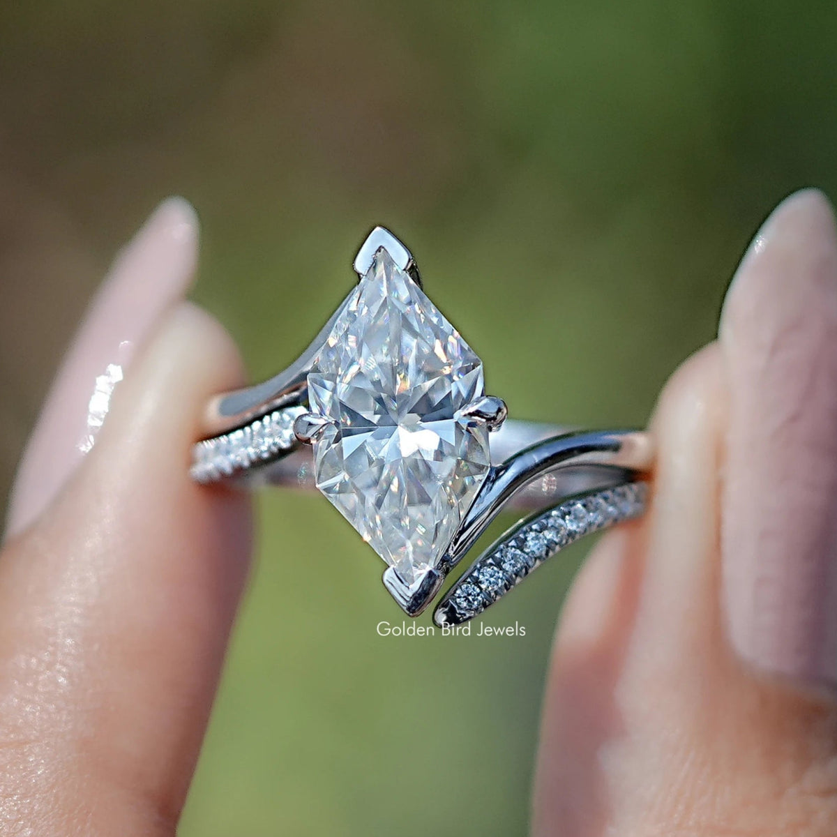 Dutch Marquise Moissanite Bridal Ring Set