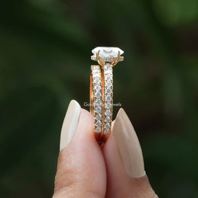 [This oval cut hidden halo ring crafted with 4 prong setting]-[Golden Bird Jewels]