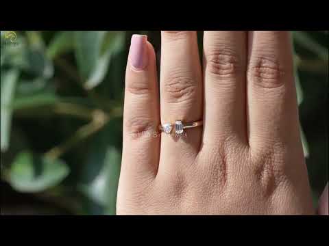 [YouTube Video Of Emerald And Trangle Cut Moissanite Toi Et Moi Ring]-[Golden Bird Jewels]