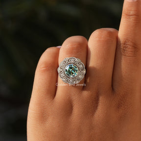 [This bezel setting blue round cut moissanite vintage ring in 14k white gold]-[Golden Bird Jewels]