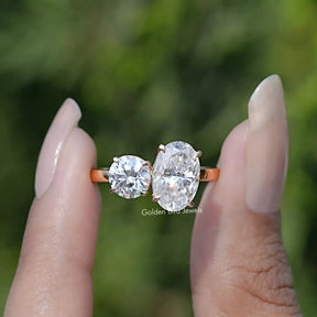 Crushed Ice Oval And Round Cut Moissanite Toi Et Moi Ring