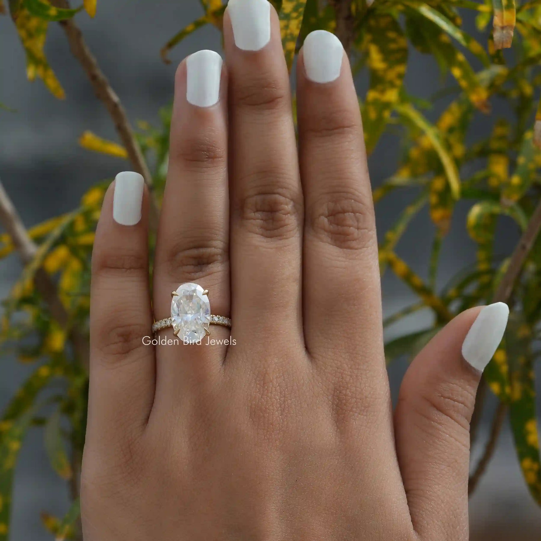 Crushed Ice Oval Cut Moissanite Solitaire Ring