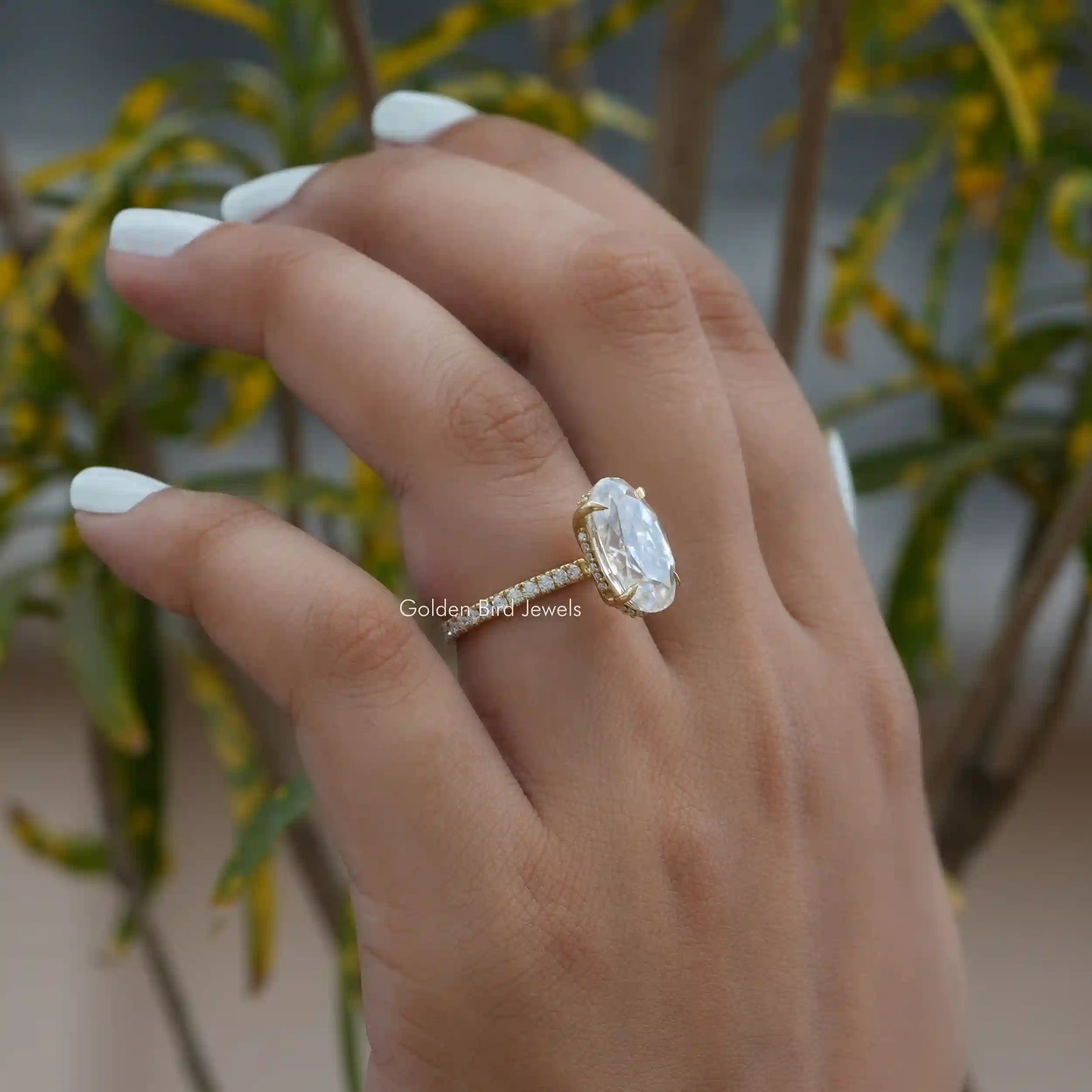 Crushed Ice Oval Cut Moissanite Solitaire Ring