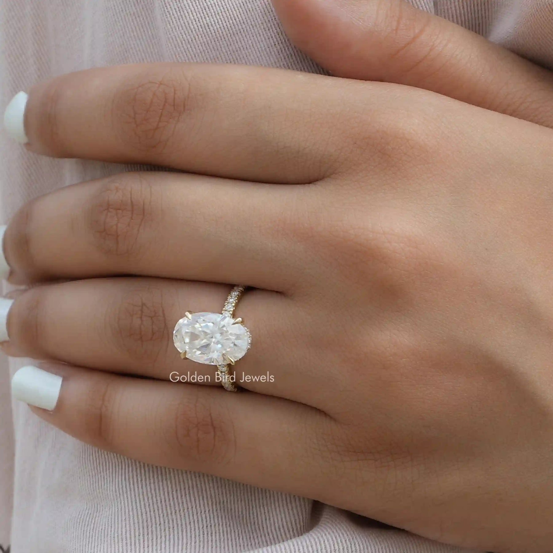 Crushed Ice Oval Cut Moissanite Solitaire Ring