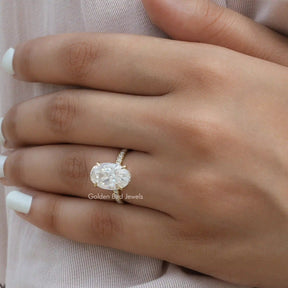 Crushed Ice Oval Cut Moissanite Solitaire Ring