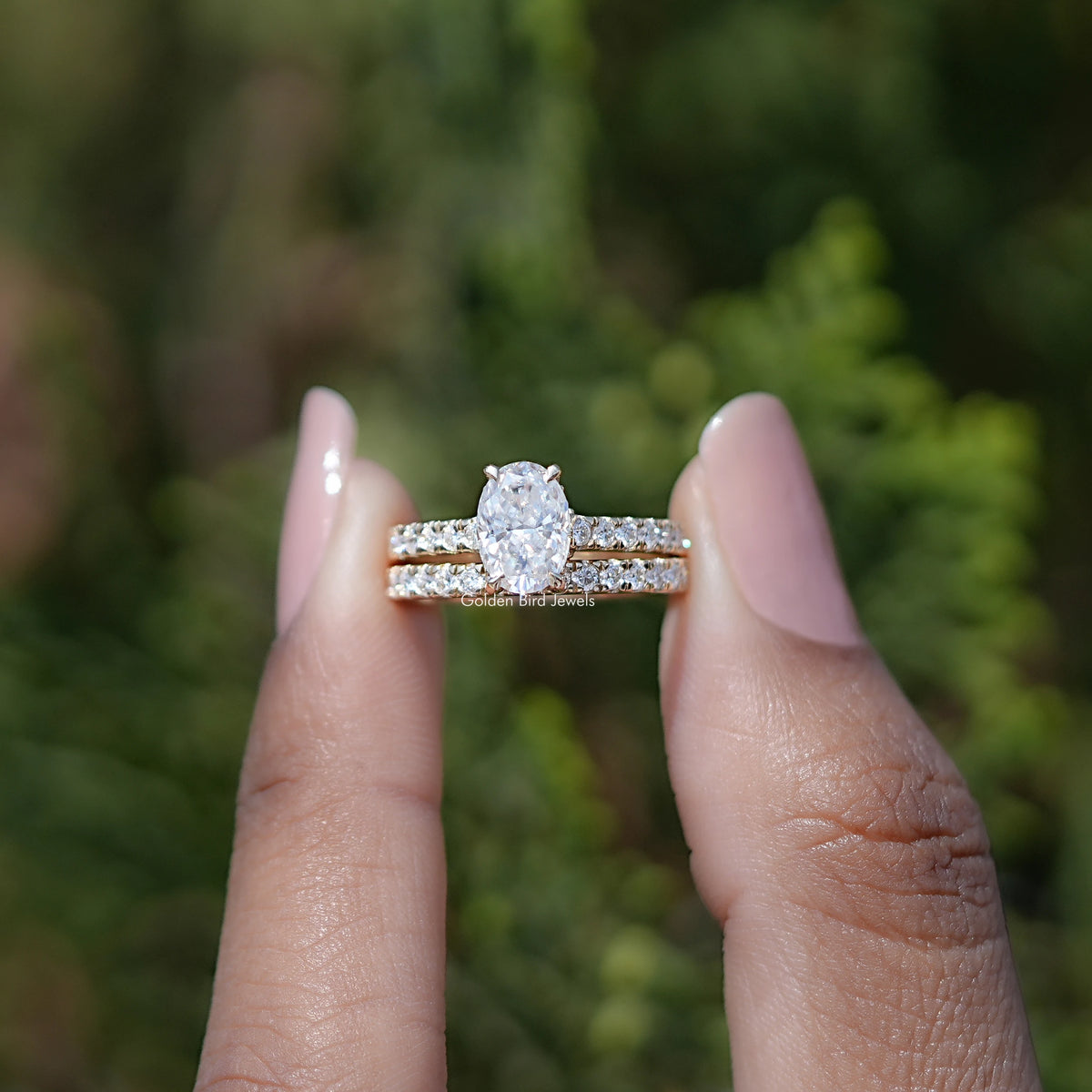 Crushed Ice Oval Cut Moissanite Wedding Ring Set