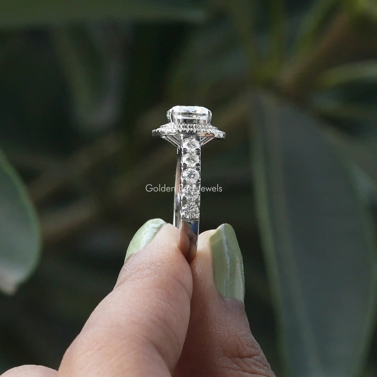 [Moissanite cushion cut halo ring made of prong setting]-[Golden Bird Jewels]