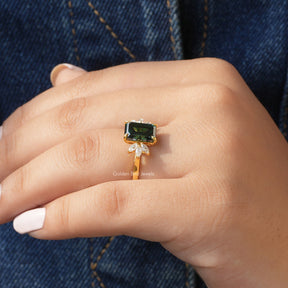 [Dark Green Emerald Cut Moissanite Ring]-[Golden Bird Jewels]