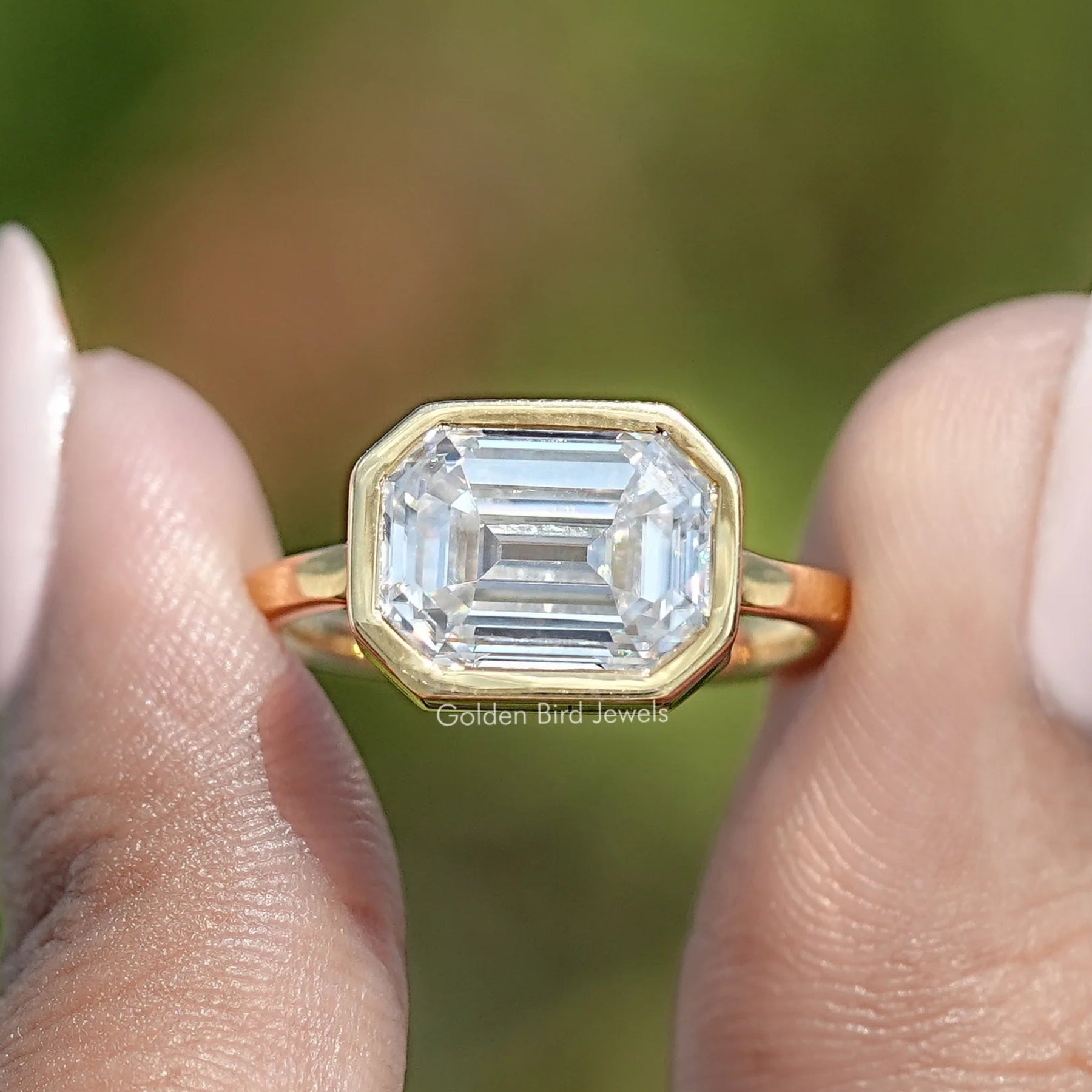 East Wast Old Mine Emerald Moissanite Solitaire Ring