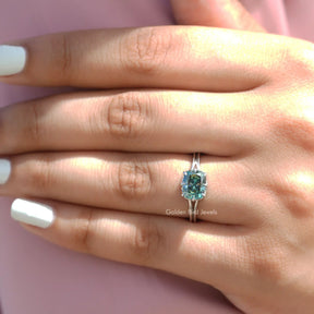 [In Finger a Moissanite Solitaire Engagement Ring]-[Golden Bird Jewels]