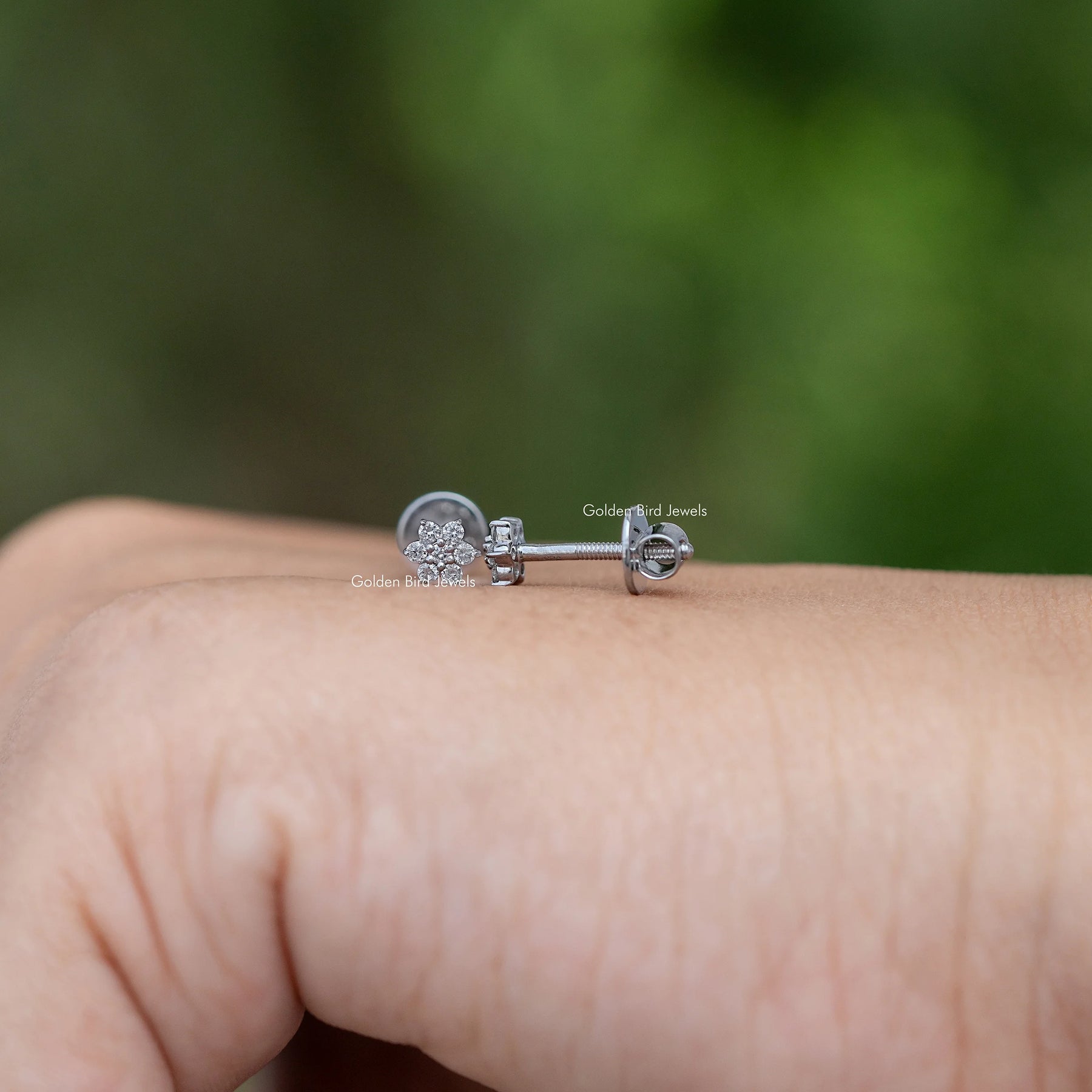 Floral-shaped diamond stud earring