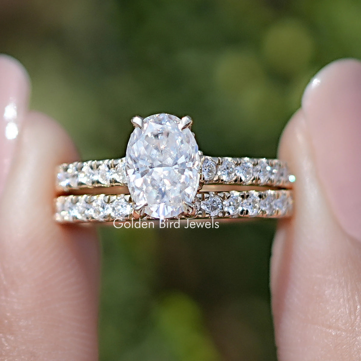 Crushed Ice Oval Cut Moissanite Wedding Ring Set