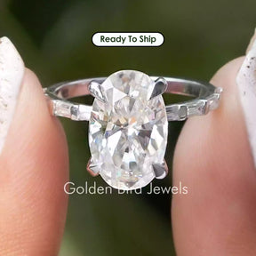 Crushed Ice Oval Accent Set Wedding Ring