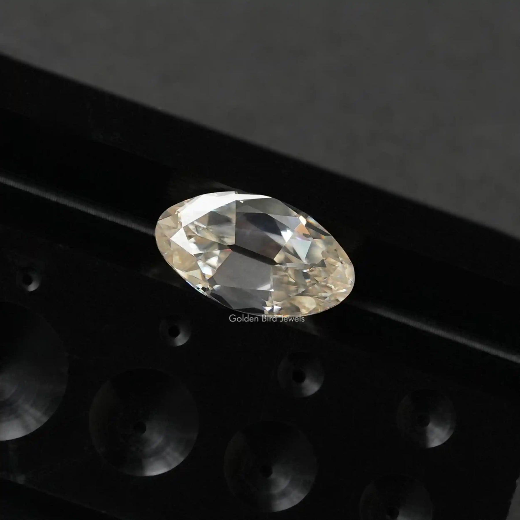 [moval cut loose moissanite crafted with VVS clarity]-[Golden Bird Jewels]