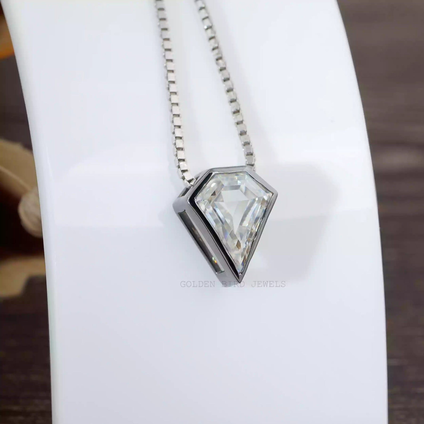 [This moissanite pentagon pendant crafted with vvs clarity and white gold]-[Golden Bird Jewels]