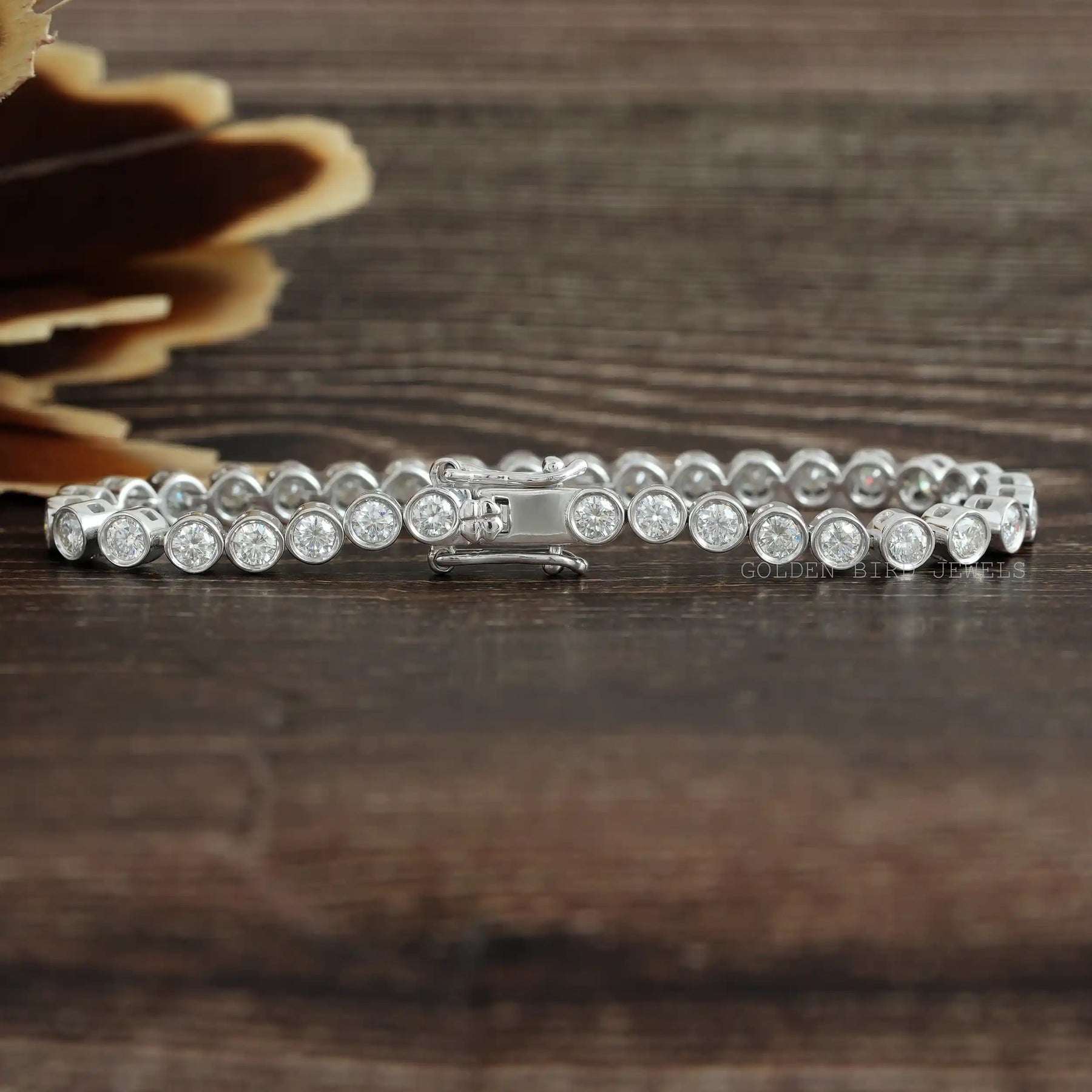 [White gold round cut moissanite tennis bracelet made of vvs clarity]-[Golden Bird Jewels]