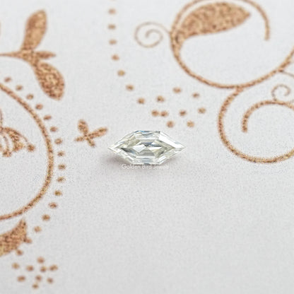 Hexagon-cut moissanite loose stone, clear color, faceted sparkle
