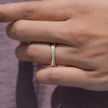 Round Cut Tinny Lab Grown Diamond Wedding Band