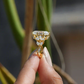[Crushed Ice Oval Moissanite Ring Set In Side Marquise Cut Stones]-[Golden Bird Jewels]