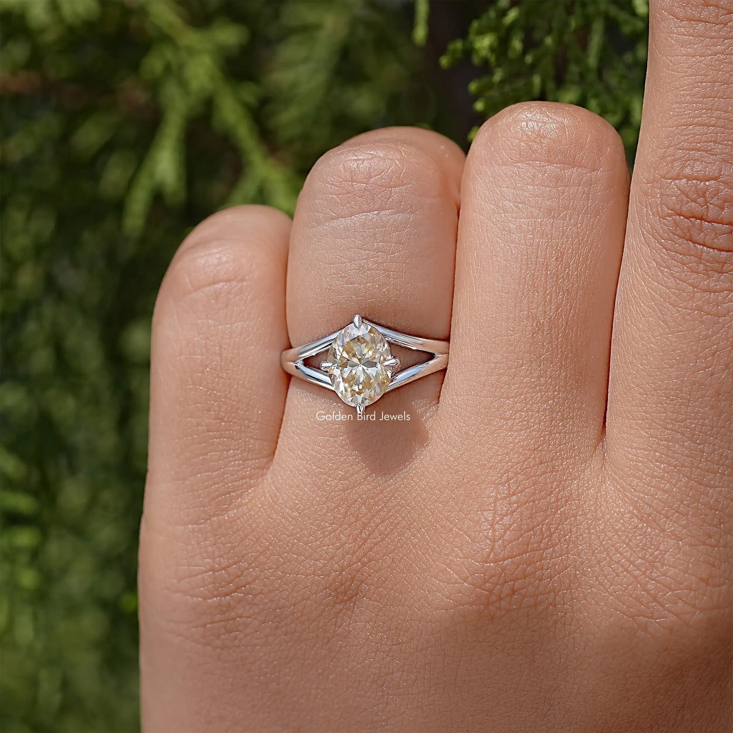Oval Moissanite Gemstone Spilt Shank Engagement Ring