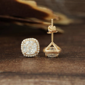 [This cushion cut stud earrings made of prong setting]-[Golden Bird Jewels]