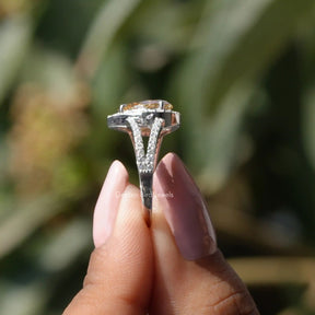 [Pear shaped moissanite engagement ring made of round cut side stones]-[Golden Bird Jewels]