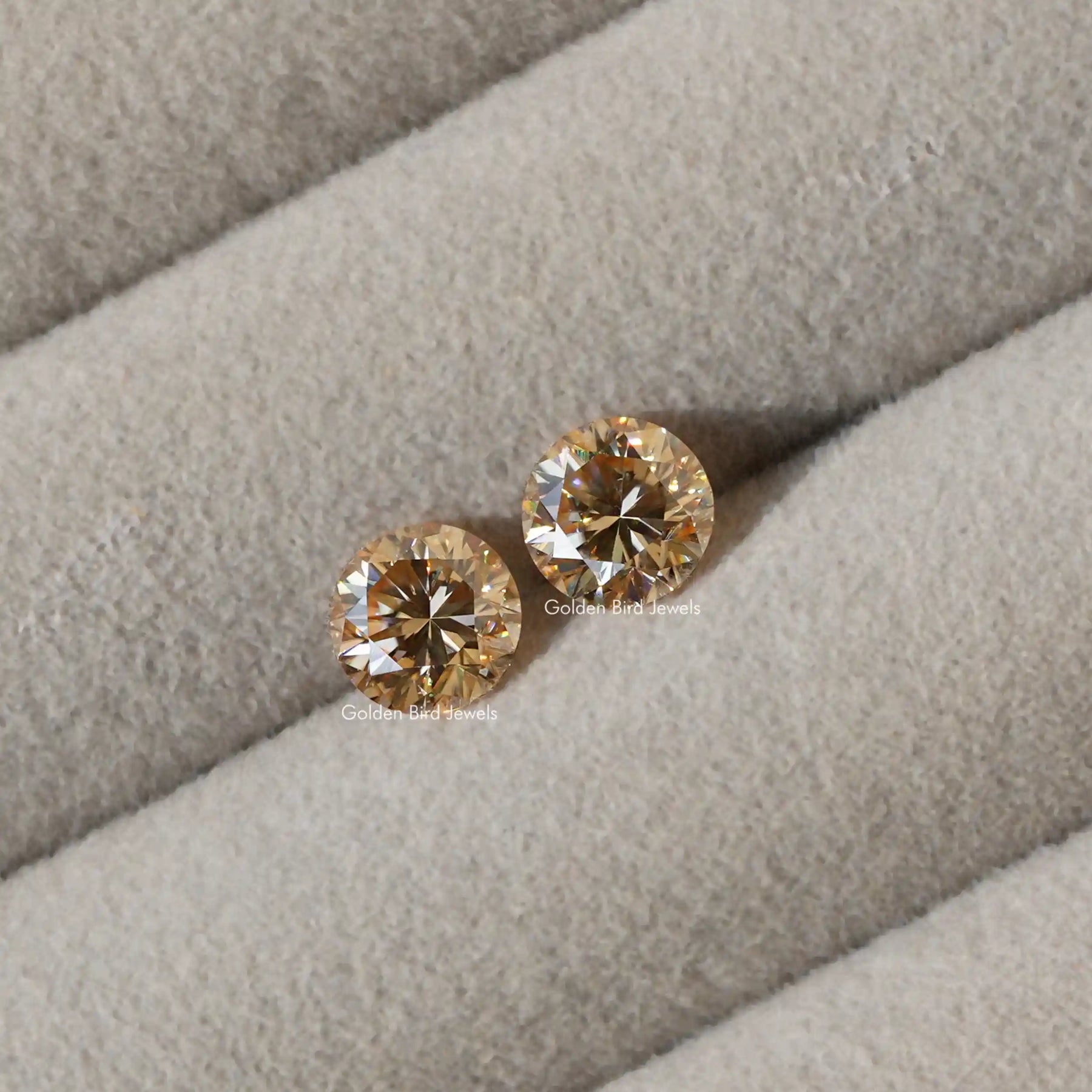 [This matching pair loose stones made of vs clarity]-[Golden Bird Jewels]