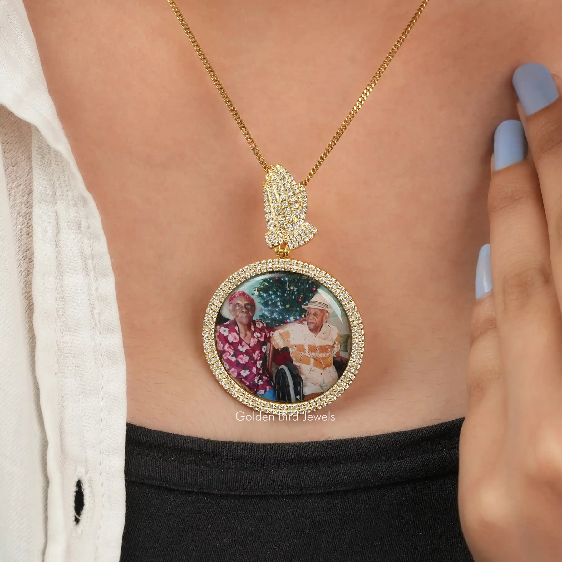 [This moissanite round cut customize photo pendant with VVS moissanite]-[Golden Bird Jewels]
