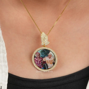 View of moissanite pendant for women