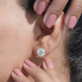 Round Shaped Moissanite Stud Earrings