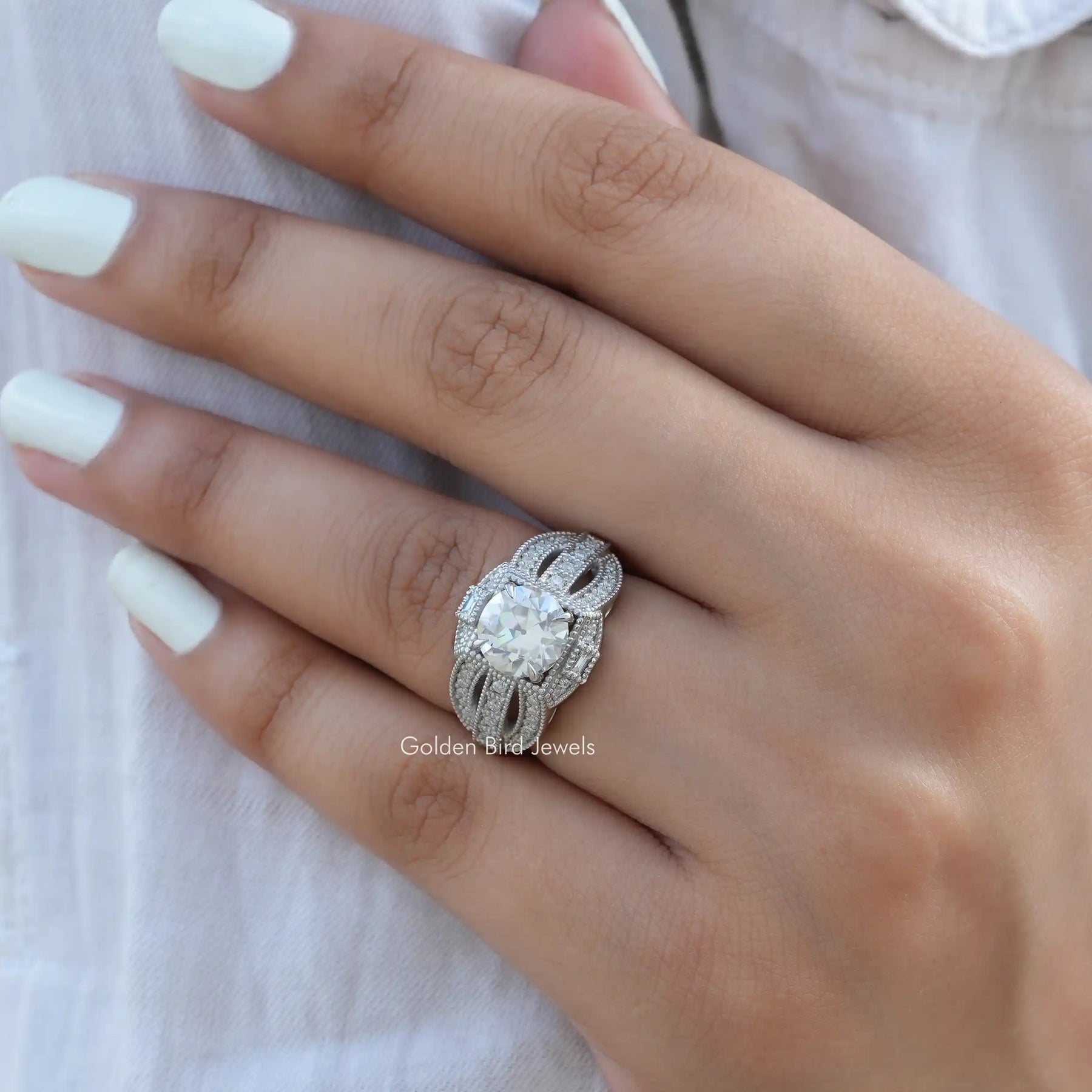 [Round Cut Moissanite Vintage Engagement Ring In 14K White Gold]-[Golden Bird Jewels]