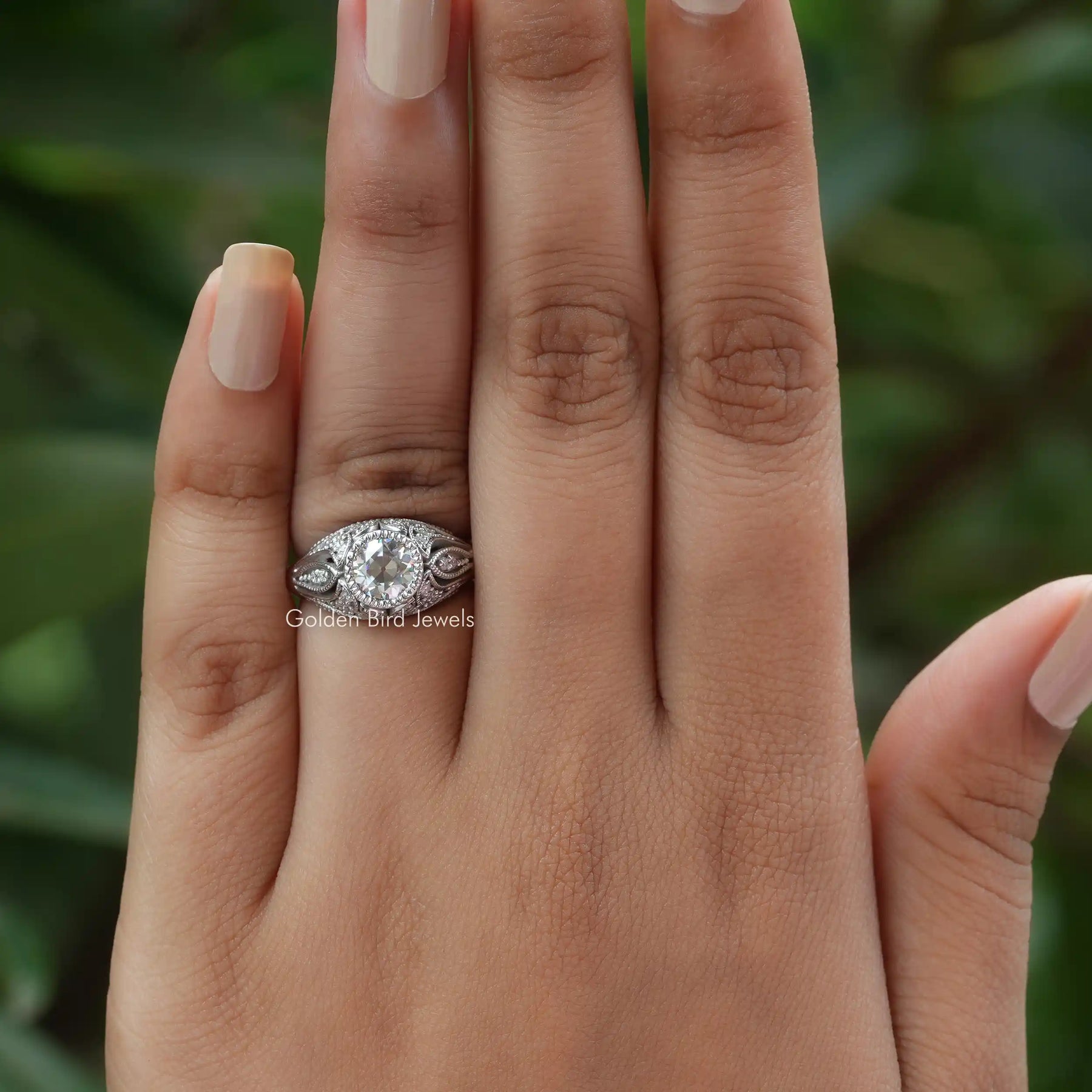 [Round Cut Moissanite Vintage Engagement Ring]-[Golden Bird Jewels]