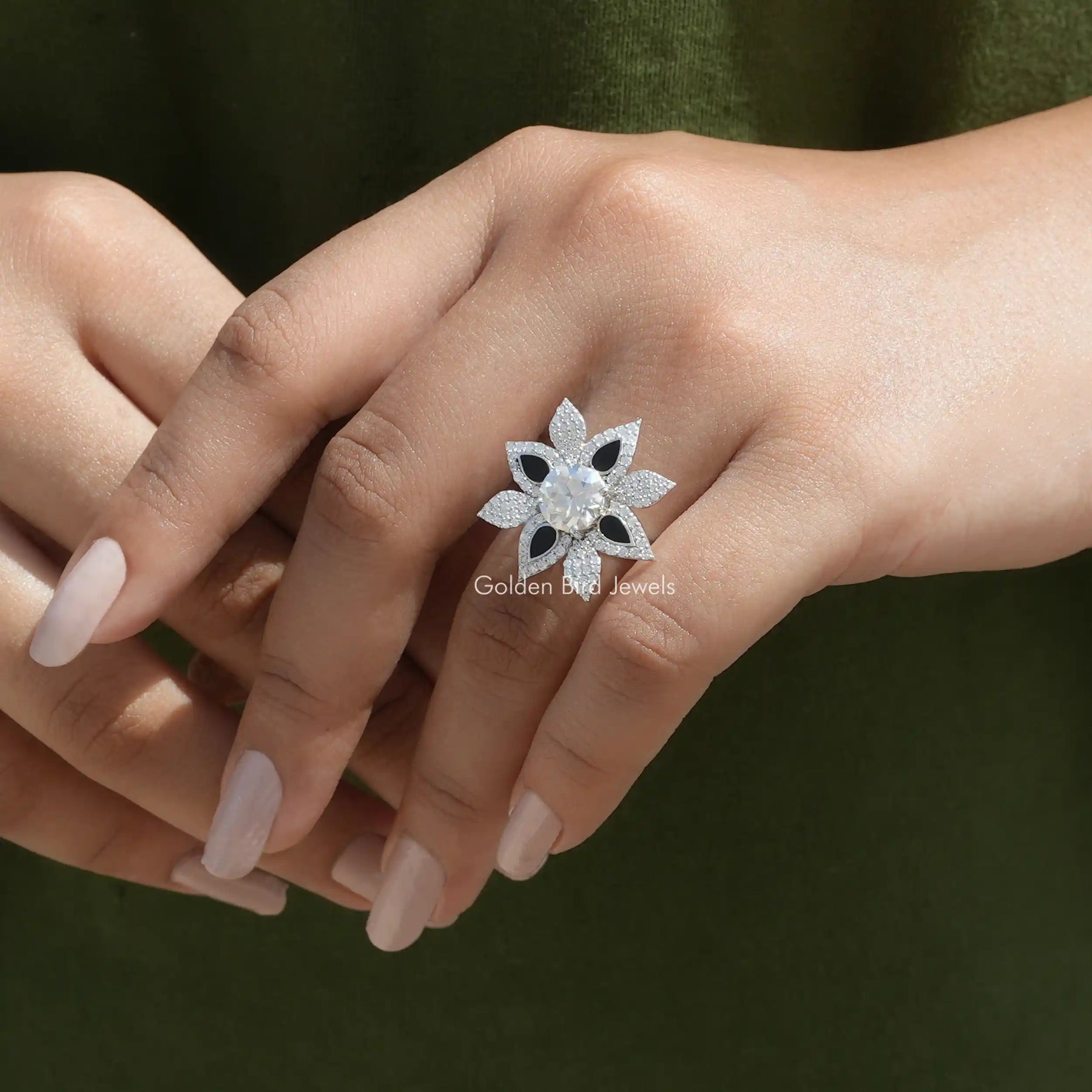 [Old European Round Cut Moissanite Ring Set In Round Cut Side Stones]-[Golden Bird Jewels]