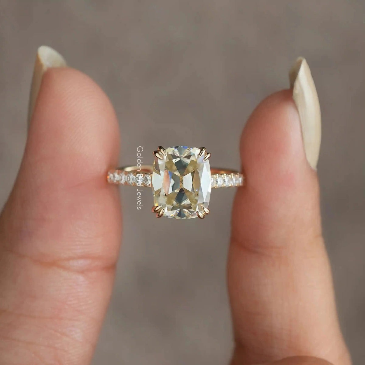 [Old mine cushion cut moissanite engagement ring]-[Golden Bird Jewels]