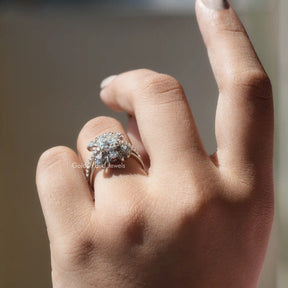 [Cushion Cut Moissanite Ring With Side Round Cut Stones]-[Golden Bird Jewels]