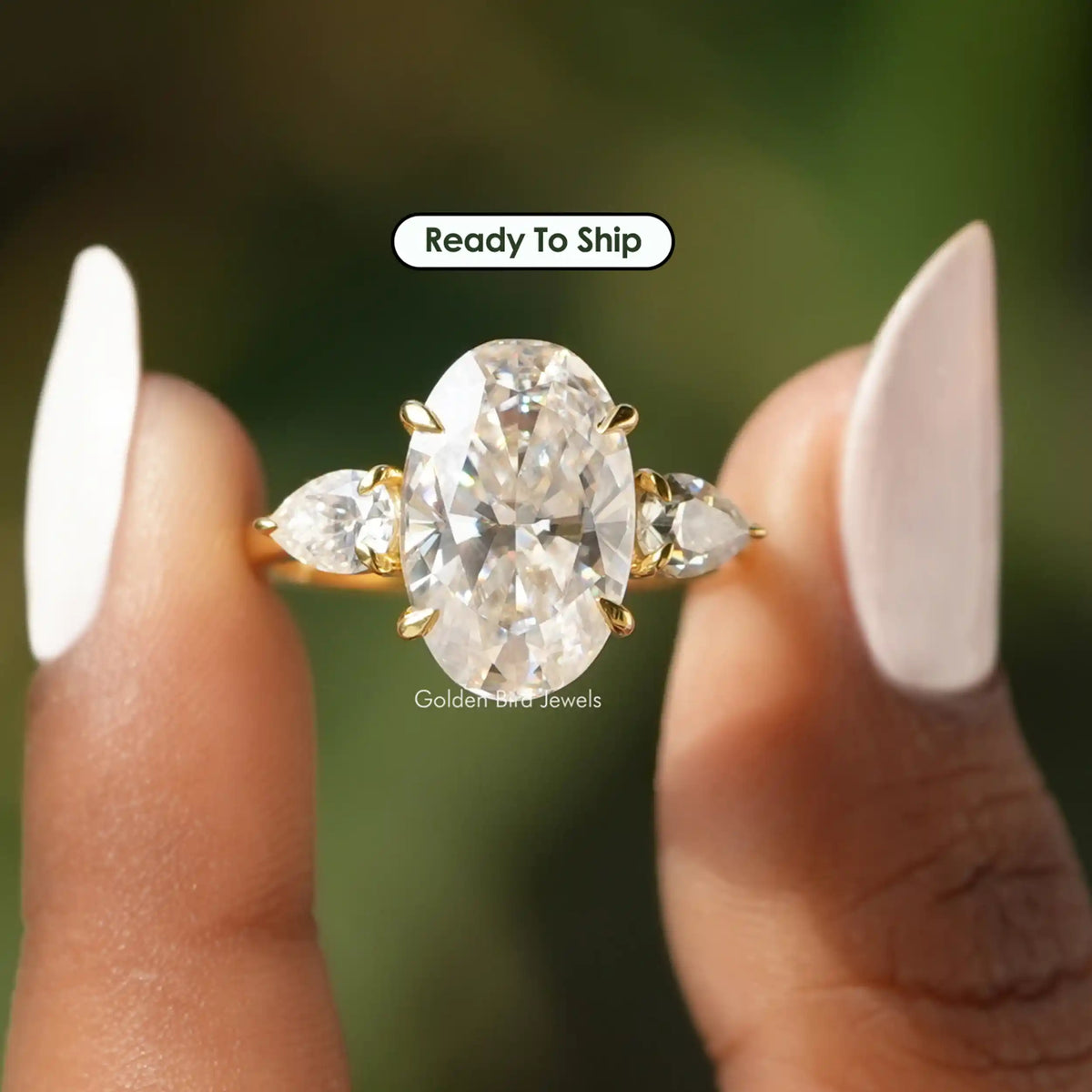 [Crushed Ice Oval Cut Three Stone Moissanite Engagement Ring]-[Golden Bird Jewels]