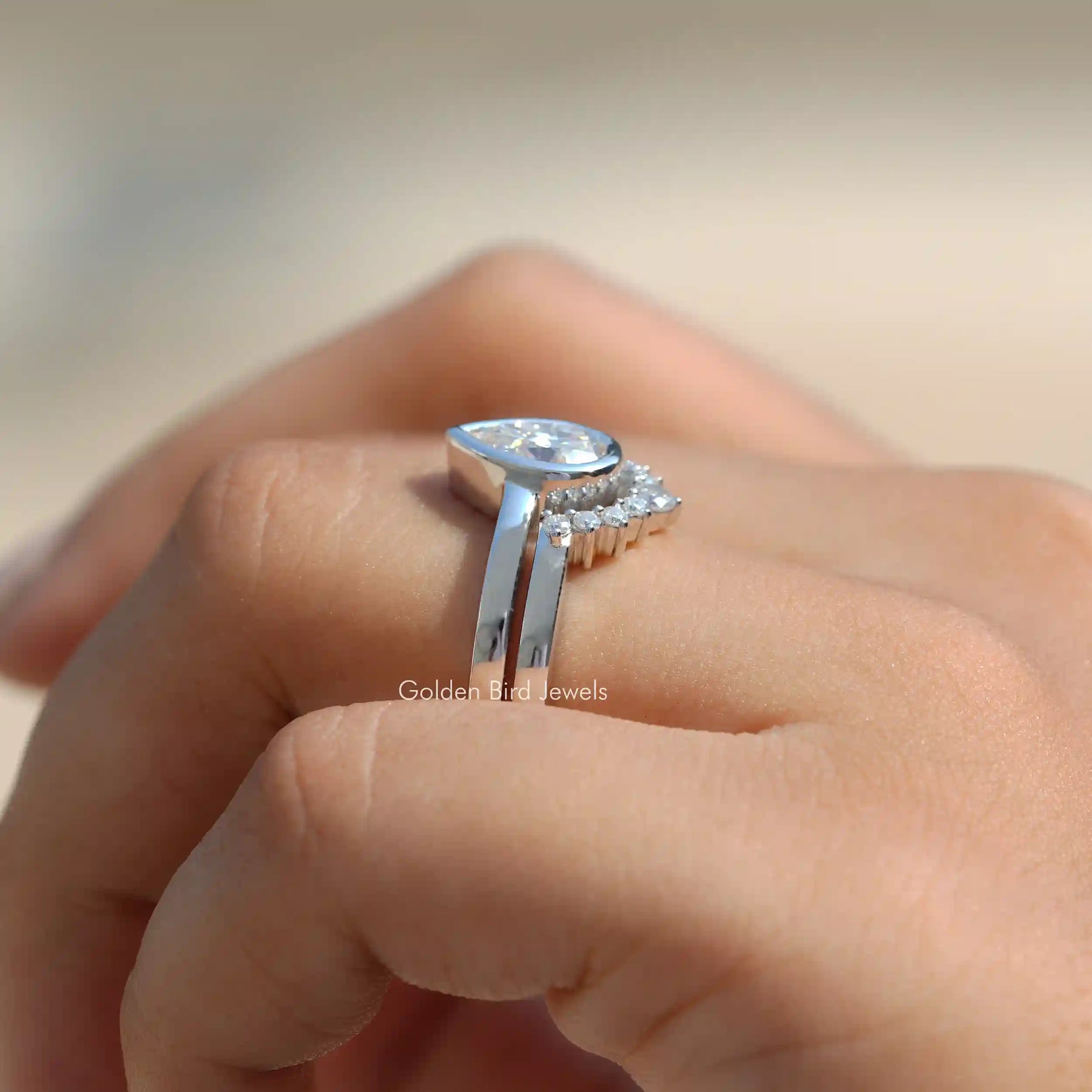 [Pear Cut Moissanite Bridal Ring Set Made Of Bezel Setting]-[Golden Bird Jewels]