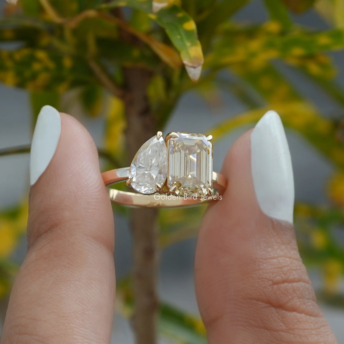 Pear And Emerald Moissanite Toi Et Moi Ring