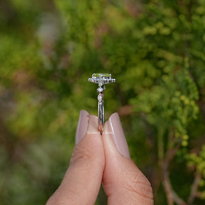 Peridot Green Oval Cut Gemstone Accent Ring