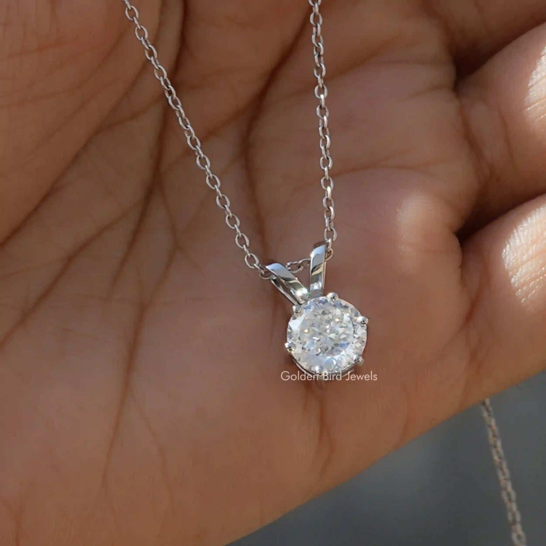 [This moissanite pendant made of 14k white gold]-[Golden Bird Jewels]