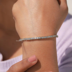 Side view of princess Cut Bracelet In white Gold