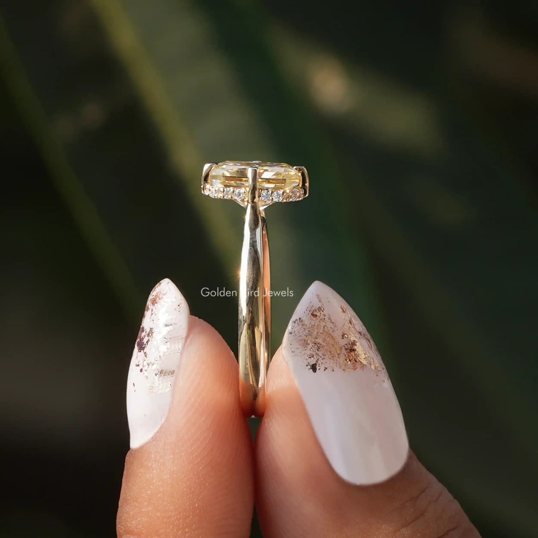 Hidden Photo Rings Hidden halo wedding ring 60 photos - Vianawedding.com