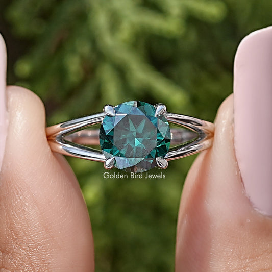 Round Cut Moissanite Gemstone Split Shank Engagement Ring
