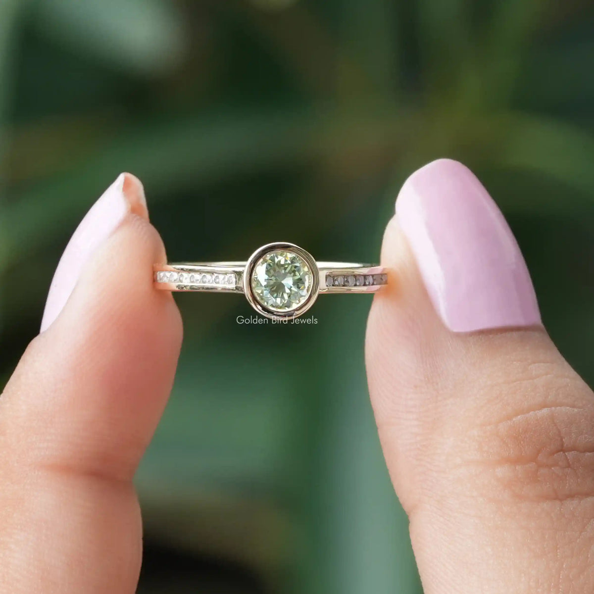 [Mint green round cut moissanite ring made of bezel setting]-[Golden Bird Jewels]