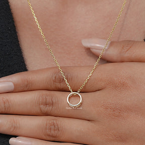 Detailed View Of Round Cut Lab Diamond Pendant