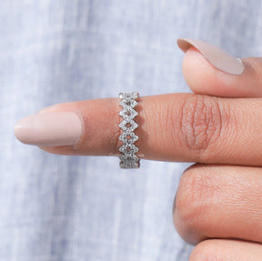 [Round Cut Interlock Zig Zag Wedding Band]-[Golden Bird Jewels]