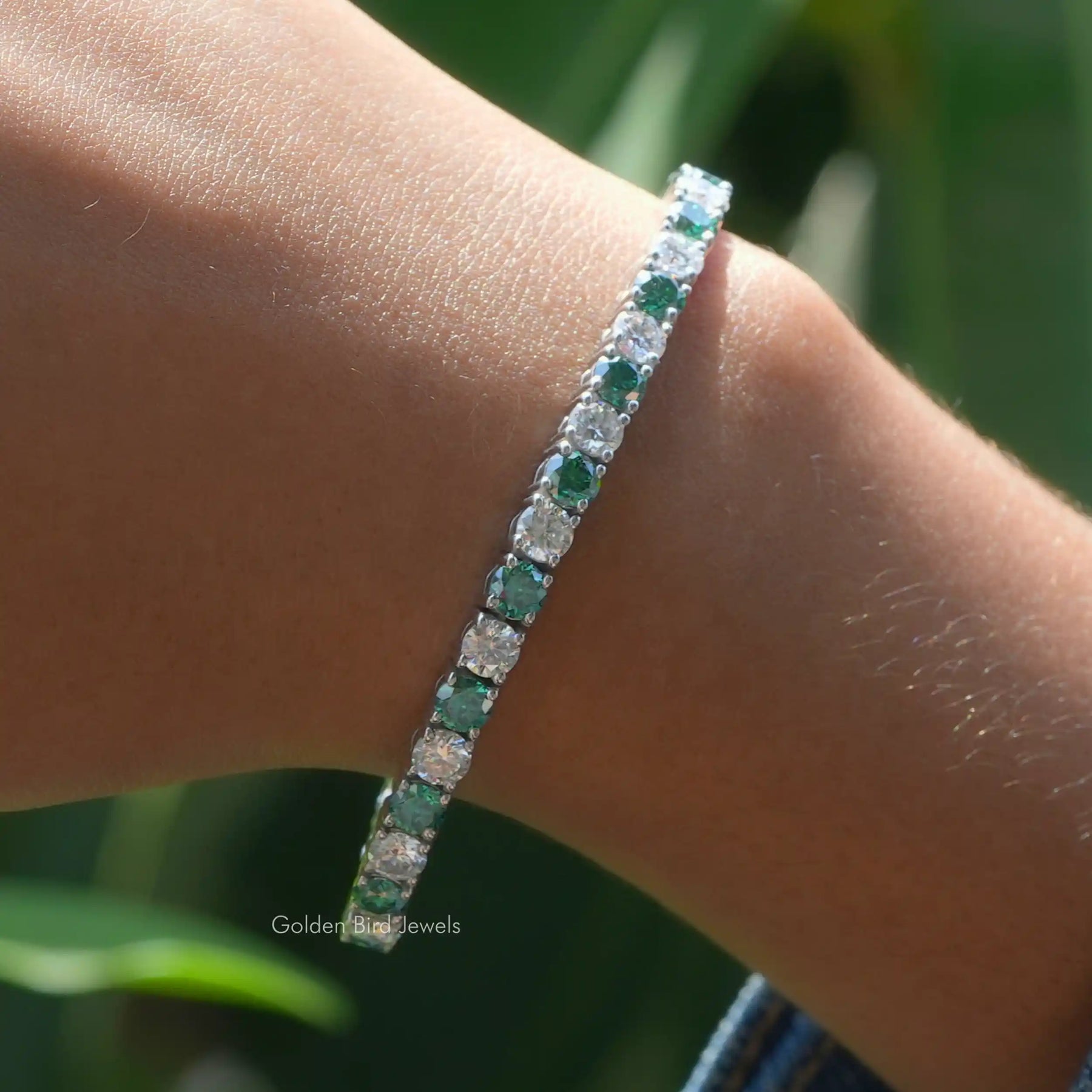 [Moissanite round cut tennis bracelet made of green and colorless round cut stones]-[Golden Bird  Jewels]