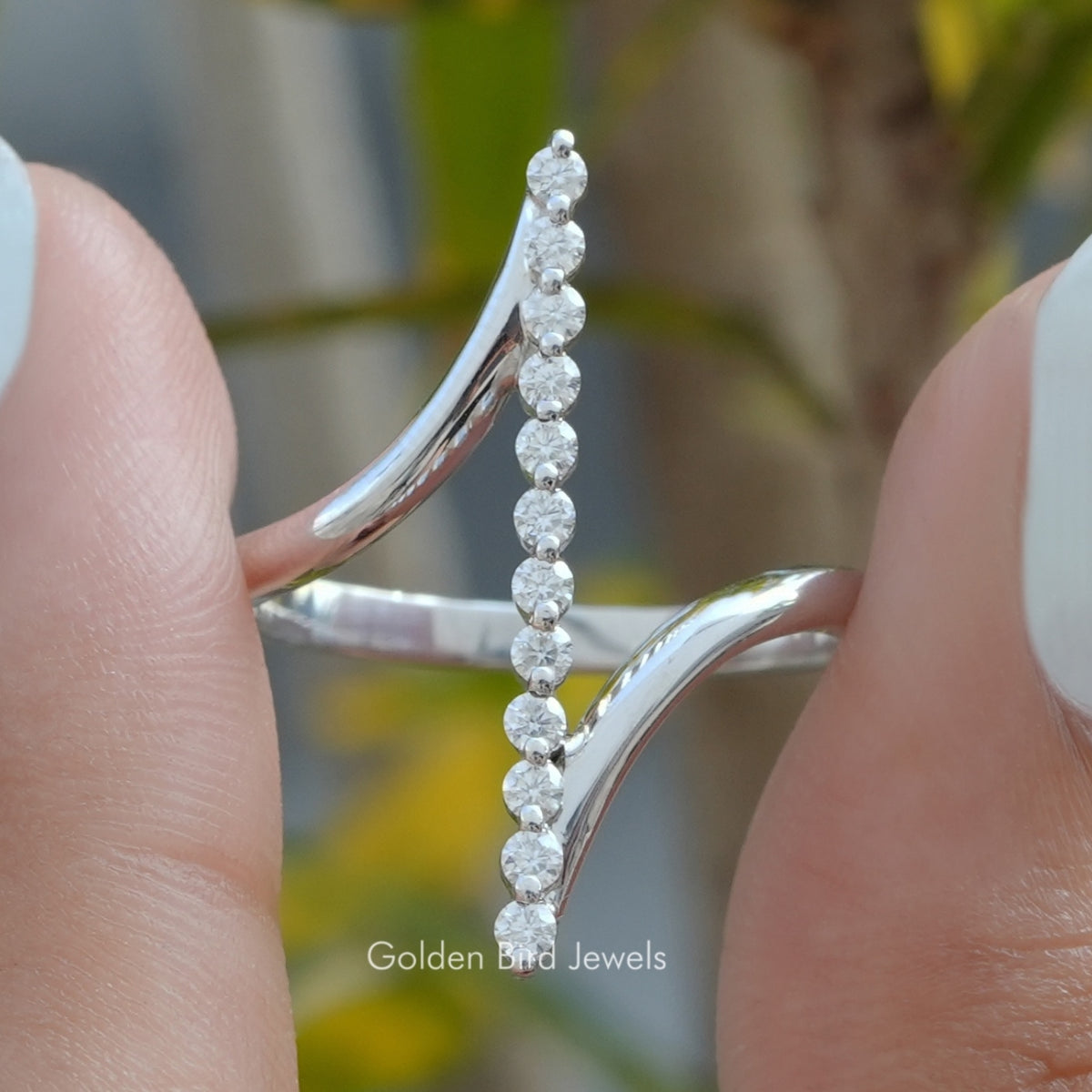 Round Moissanite Ring Golden Bird Jewels