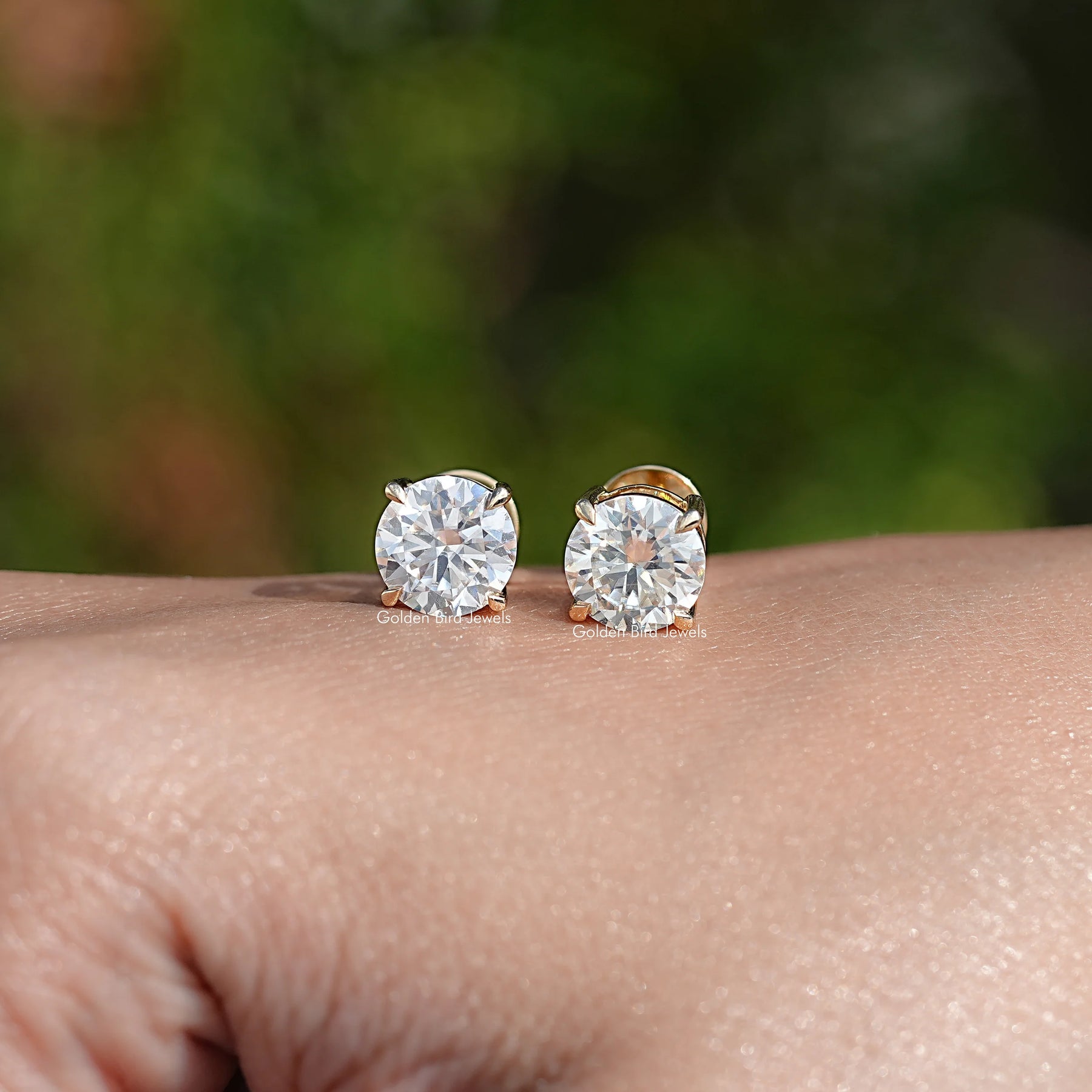 Round Shaped Moissanite Stud Earrings